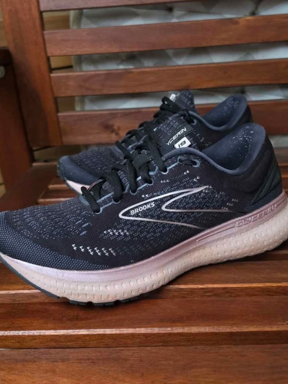Brooks Glycerin 19 running shoes Women's Size 10